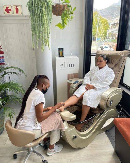 Massage in Cape Town - Pedicure Chairs