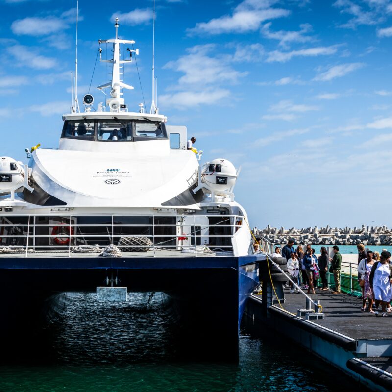 Sightseeing in Cape Town - Robben Island and Cruises